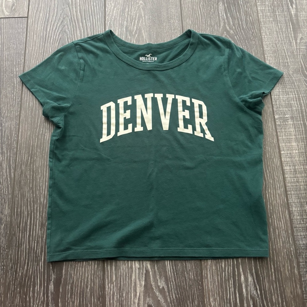 Hollister Graphic Tee